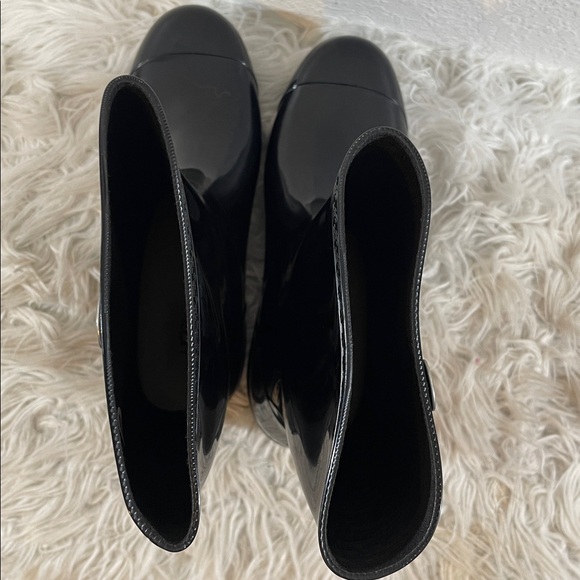 UGG Sienna Rain Boot Black High-Gloss Finish Real Fur From Sheep Size 12 NEW - Picture 7 of 16